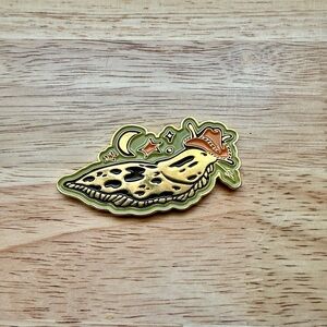 Howdy Slug Enamel Magnet with Moon & Stars